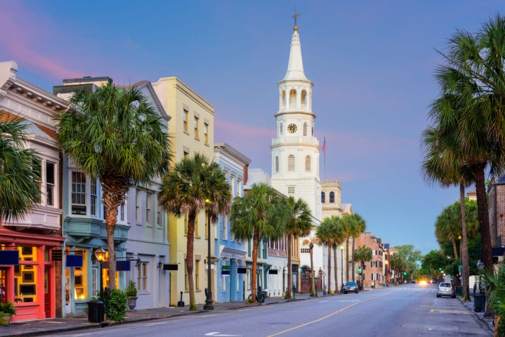 Cute colorful street in South Carolina, perfect for en elopement location