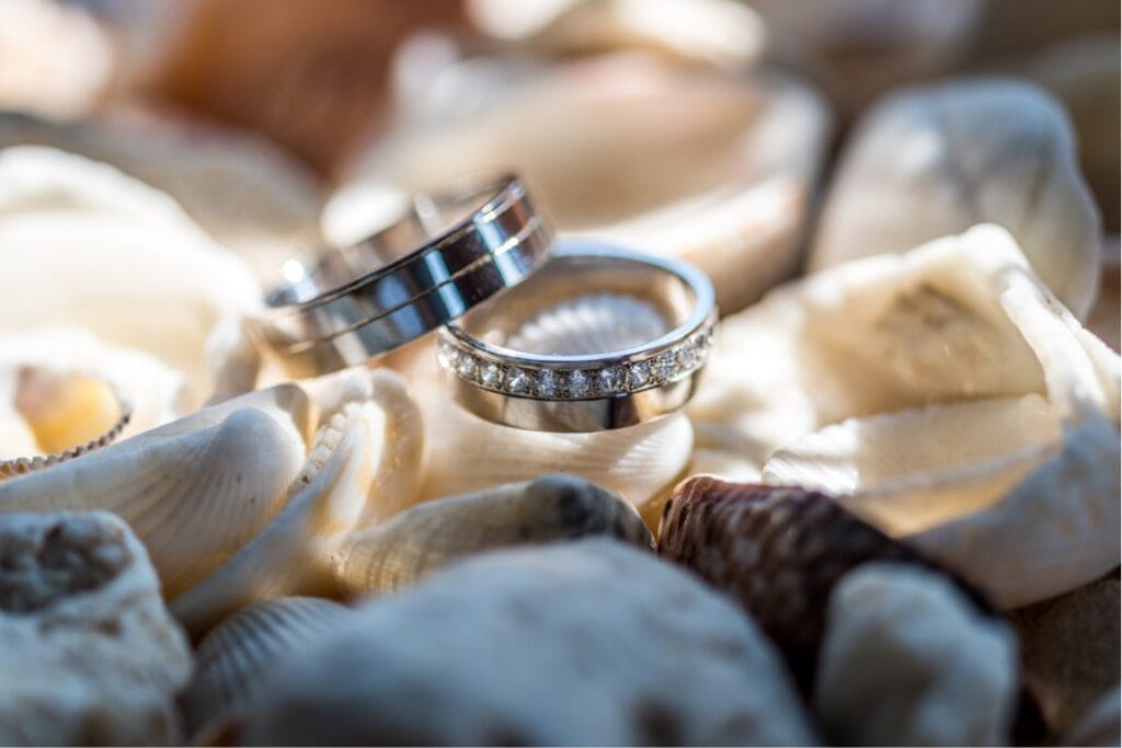wedding ring metals and materials (4) metal wedding rings with gemstones inside